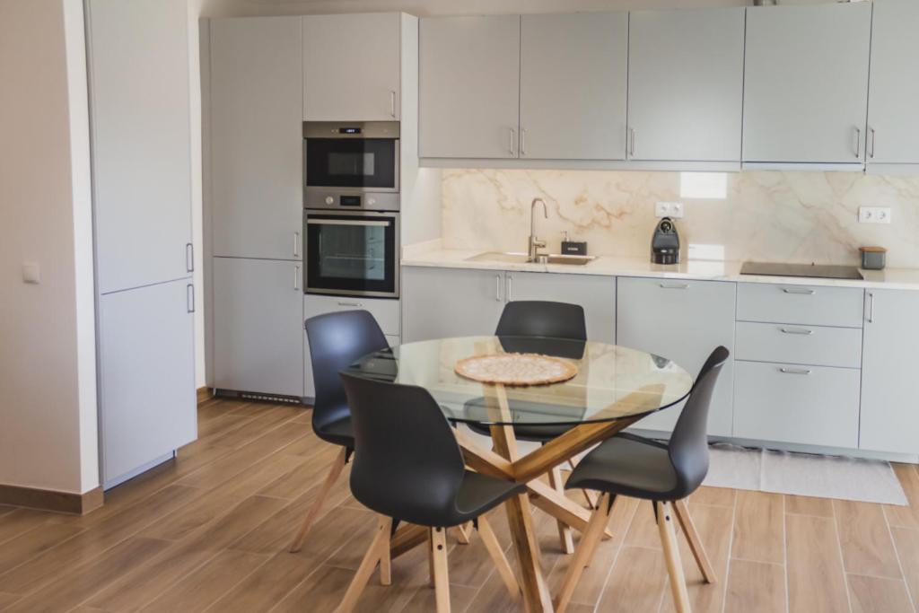 Lovely & Bright Renovated Apt. W/ Balcony In 라고스 외부 사진