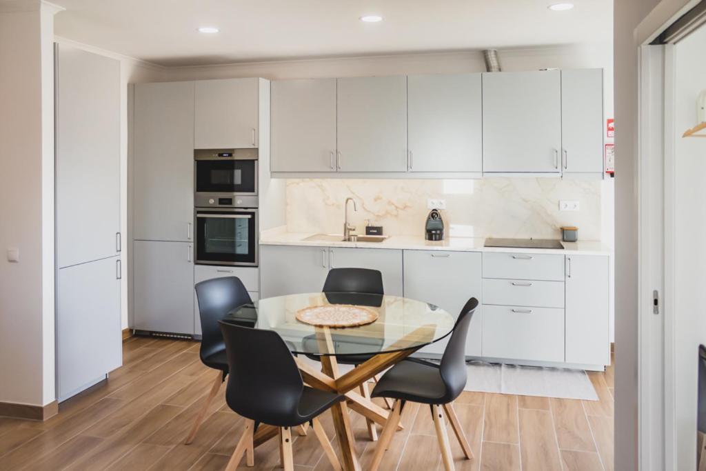 Lovely & Bright Renovated Apt. W/ Balcony In 라고스 외부 사진