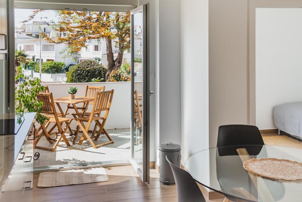 Lovely & Bright Renovated Apt. W/ Balcony In 라고스 외부 사진